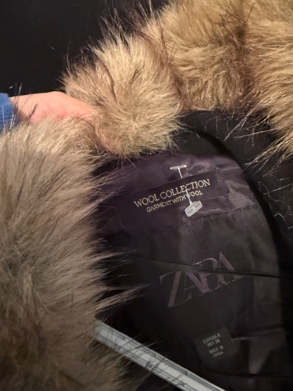 Zara wool coat with fur collar - Picture 7 of 7